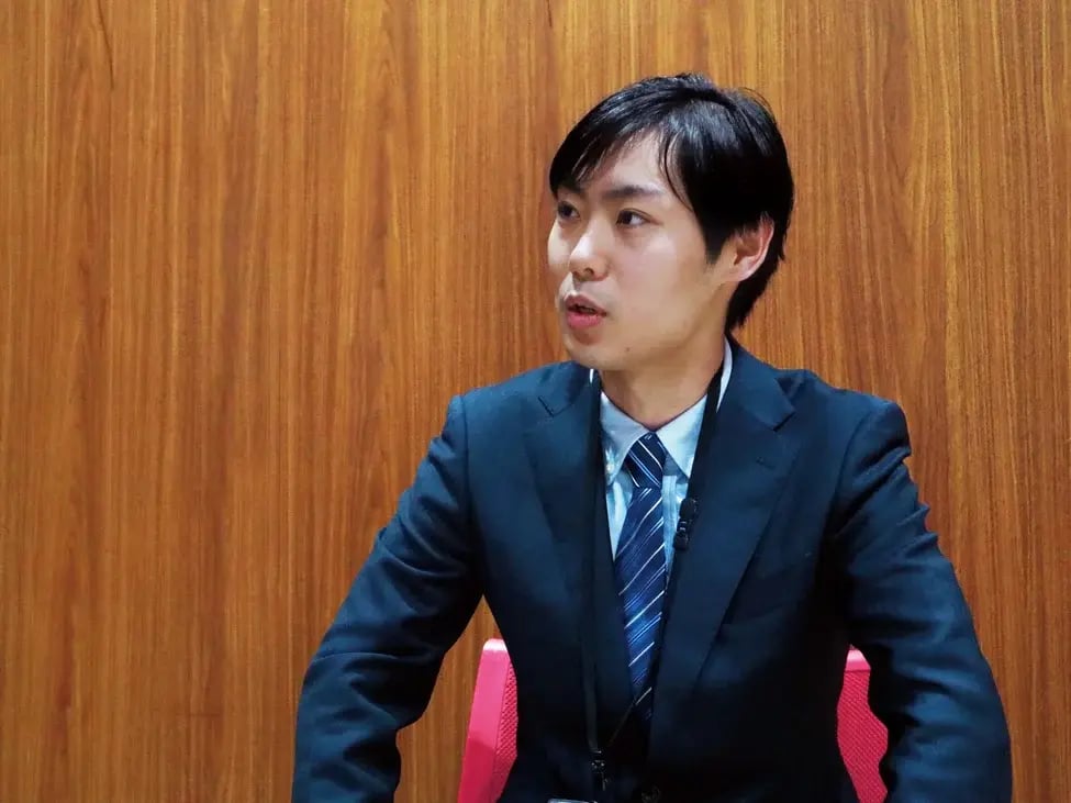 横濱威吹様のインタビューの様子