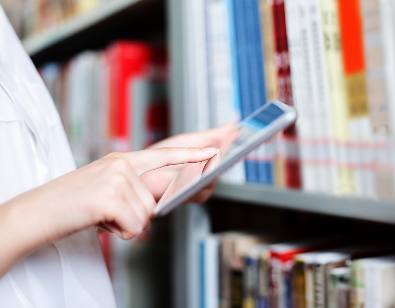 AI蔵書管理サポートサービス「SHELF EYE」